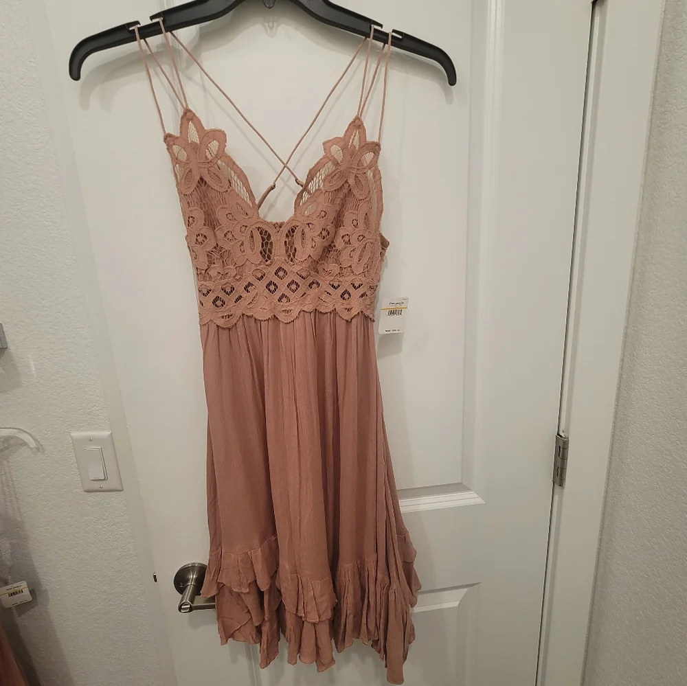 Dress - Picture 3 of 4